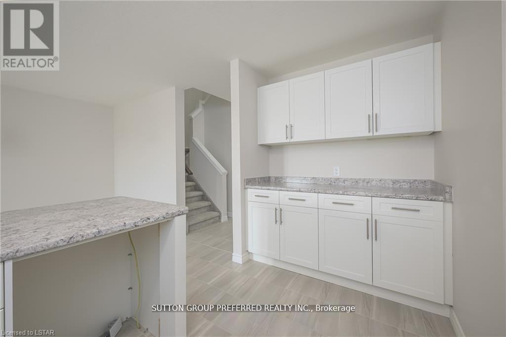 359 Kennington Way — photo 13