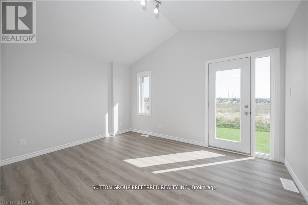 359 Kennington Way — photo 14