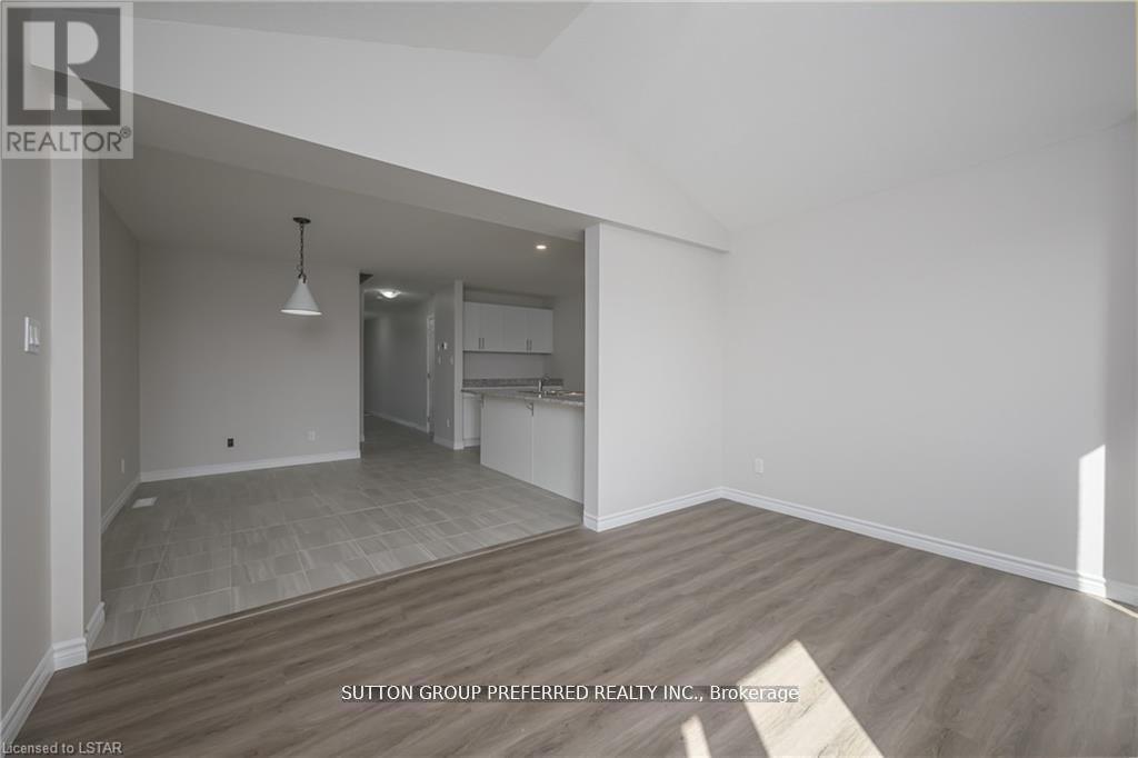 359 Kennington Way — photo 15