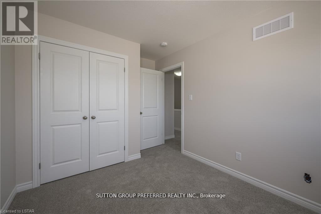 359 Kennington Way — photo 22