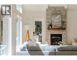Utility room - 2535 Queenswood Dr, Saanich, BC V8N1X4 Photo 10