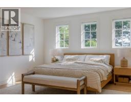Bathroom - 2535 Queenswood Dr, Saanich, BC V8N1X4 Photo 23