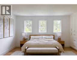 Kitchen - 2535 Queenswood Dr, Saanich, BC V8N1X4 Photo 26