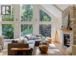 Laundry room - 2535 Queenswood Dr, Saanich, BC V8N1X4 Photo 8