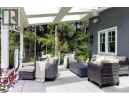 2535 Queenswood Dr, Saanich, BC V8N1X4 Photo 55