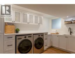 2535 Queenswood Dr, Saanich, BC V8N1X4 Photo 52