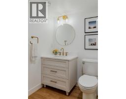 2535 Queenswood Dr, Saanich, BC V8N1X4 Photo 53
