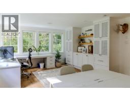 2535 Queenswood Dr, Saanich, BC V8N1X4 Photo 51