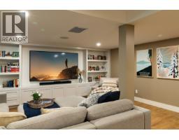 2535 Queenswood Dr, Saanich, BC V8N1X4 Photo 47
