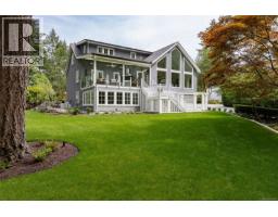 2535 Queenswood Dr, Saanich, BC V8N1X4 Photo 60