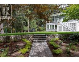2535 Queenswood Dr, Saanich, BC V8N1X4 Photo 61