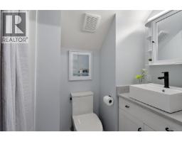 2535 Queenswood Dr, Saanich, BC V8N1X4 Photo 70