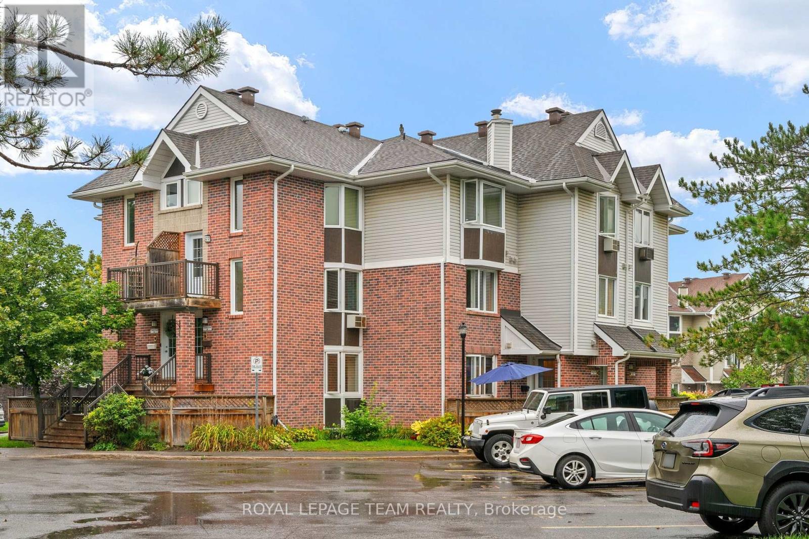 #12 12-2 STONEBANK CRESCENT - 1