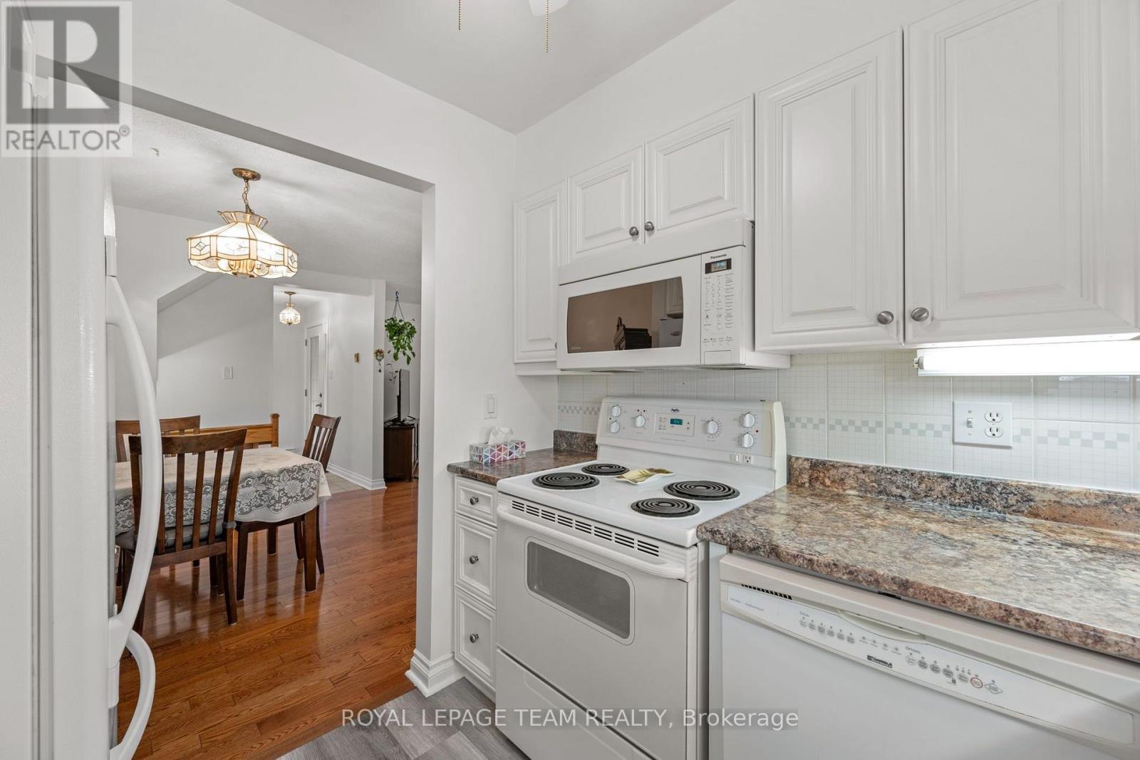 1 Bed, 2 Bath House for Sale in Ottawa – 12 – 12-2 STONEBANK CRESCENT, Ottawa – MLS# X13773010 - Image 15