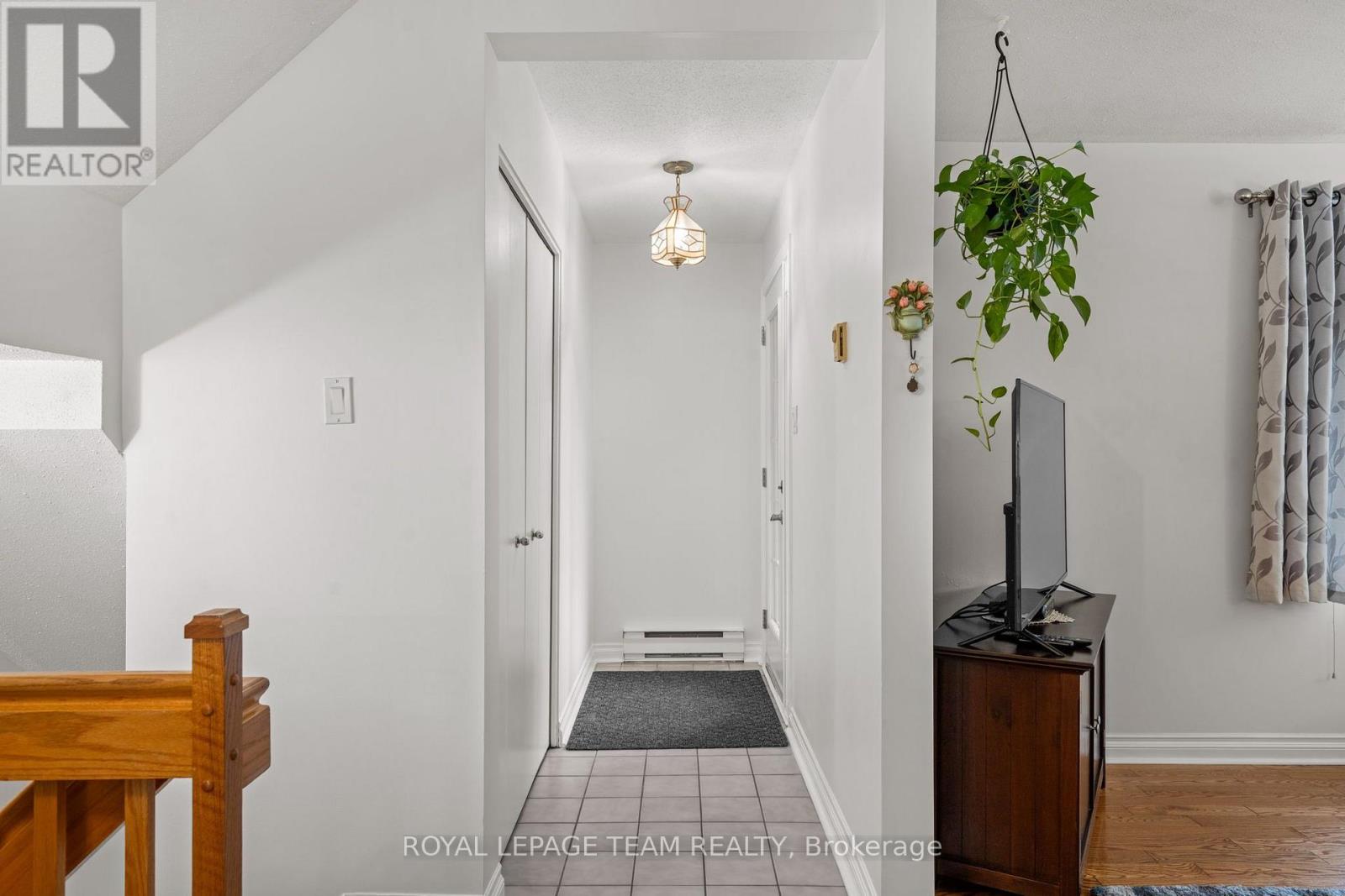 #12 12-2 STONEBANK CRESCENT - 4