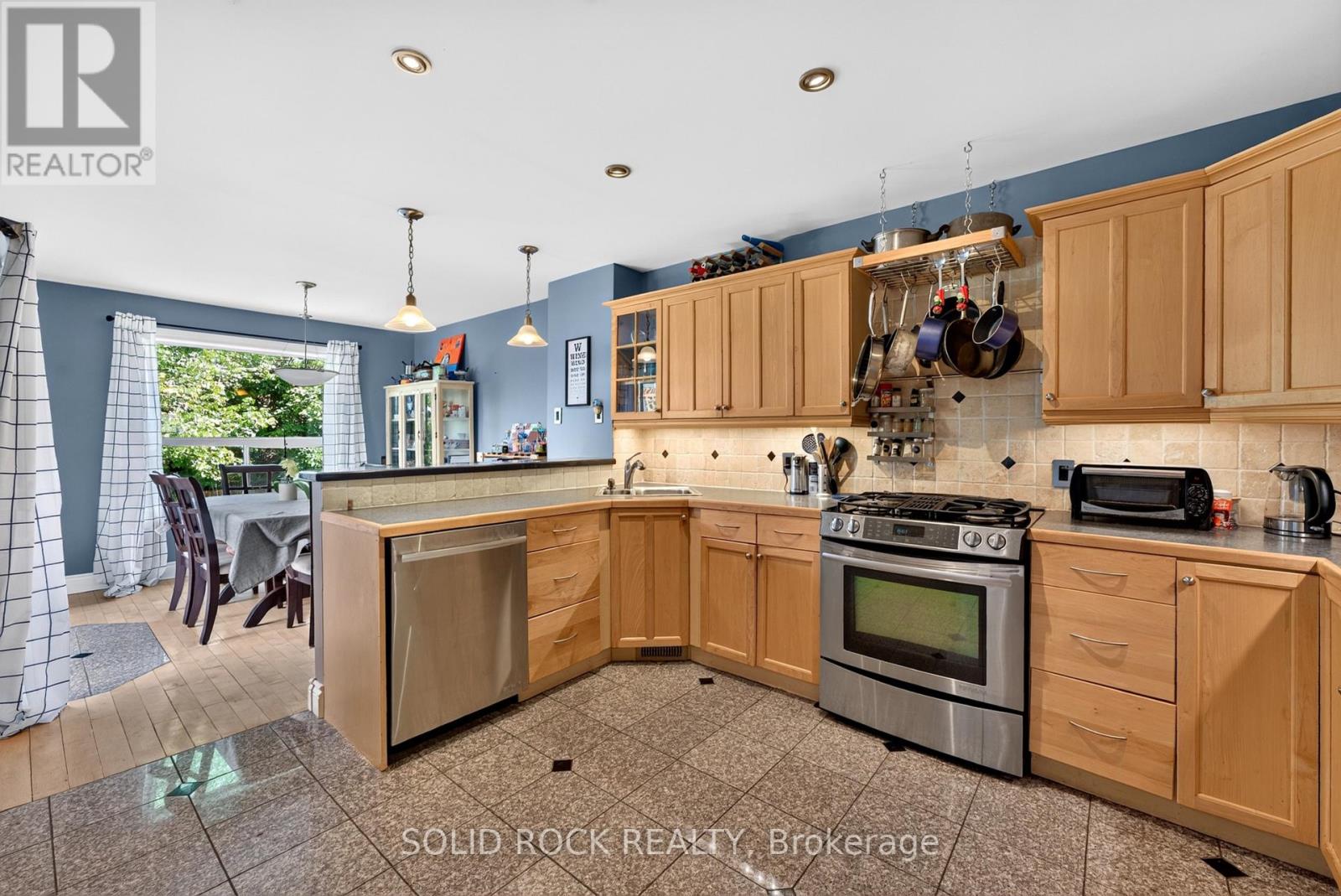 191 YOHO DRIVE - 16