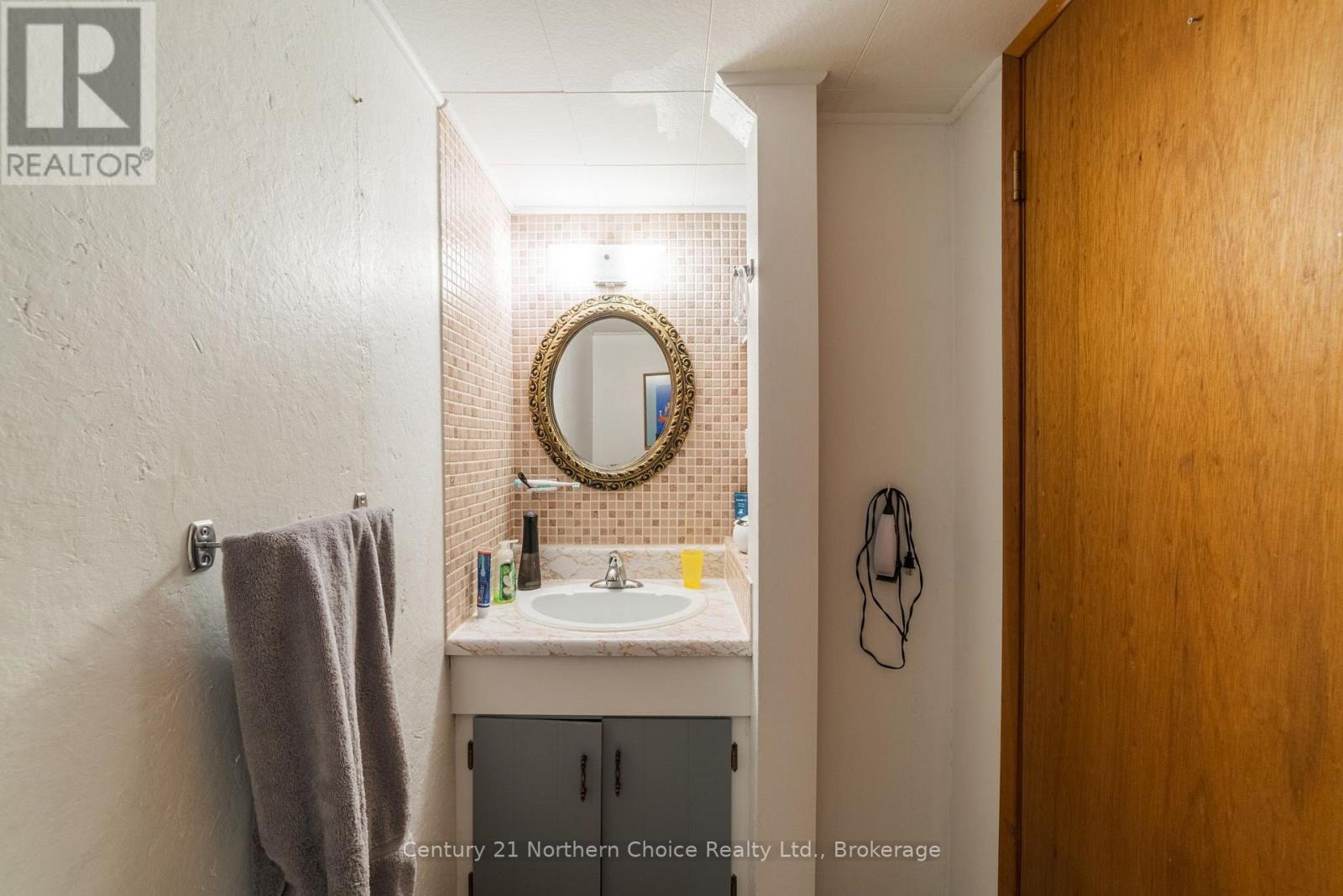 811 FOURTH STREET N - 27