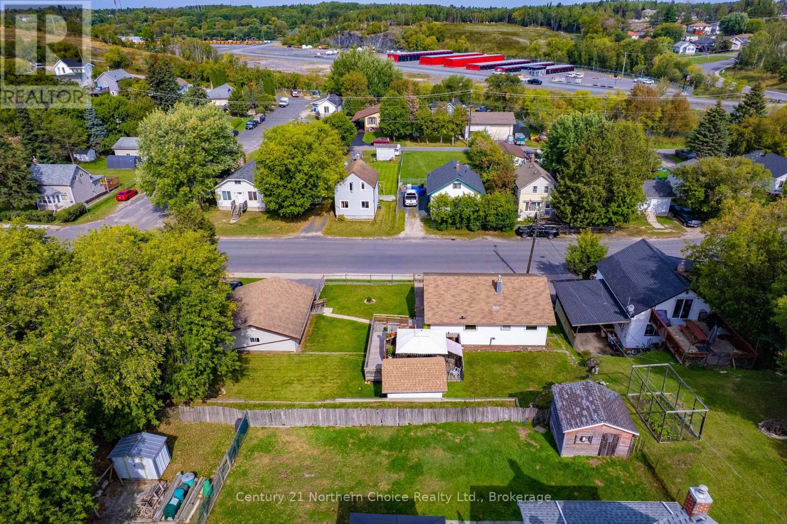811 FOURTH STREET N - Image 33