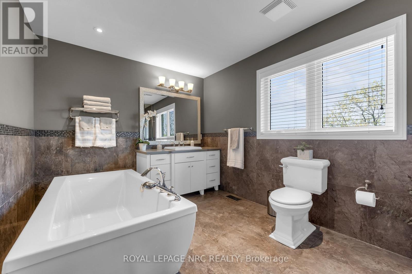 34 MARLENE STEWART DRIVE - Image 28
