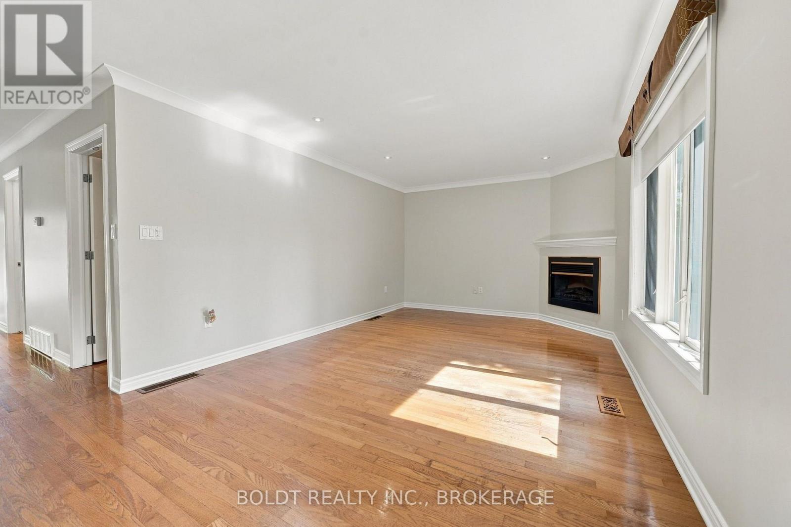 255 SULLIVAN AVENUE - Image 10