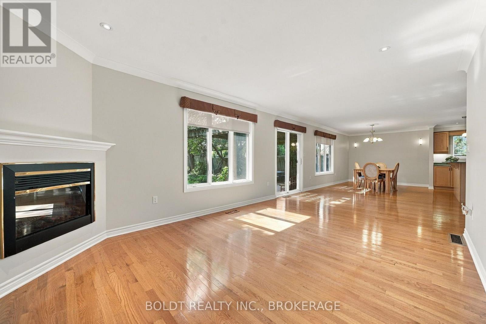 255 SULLIVAN AVENUE - Image 12