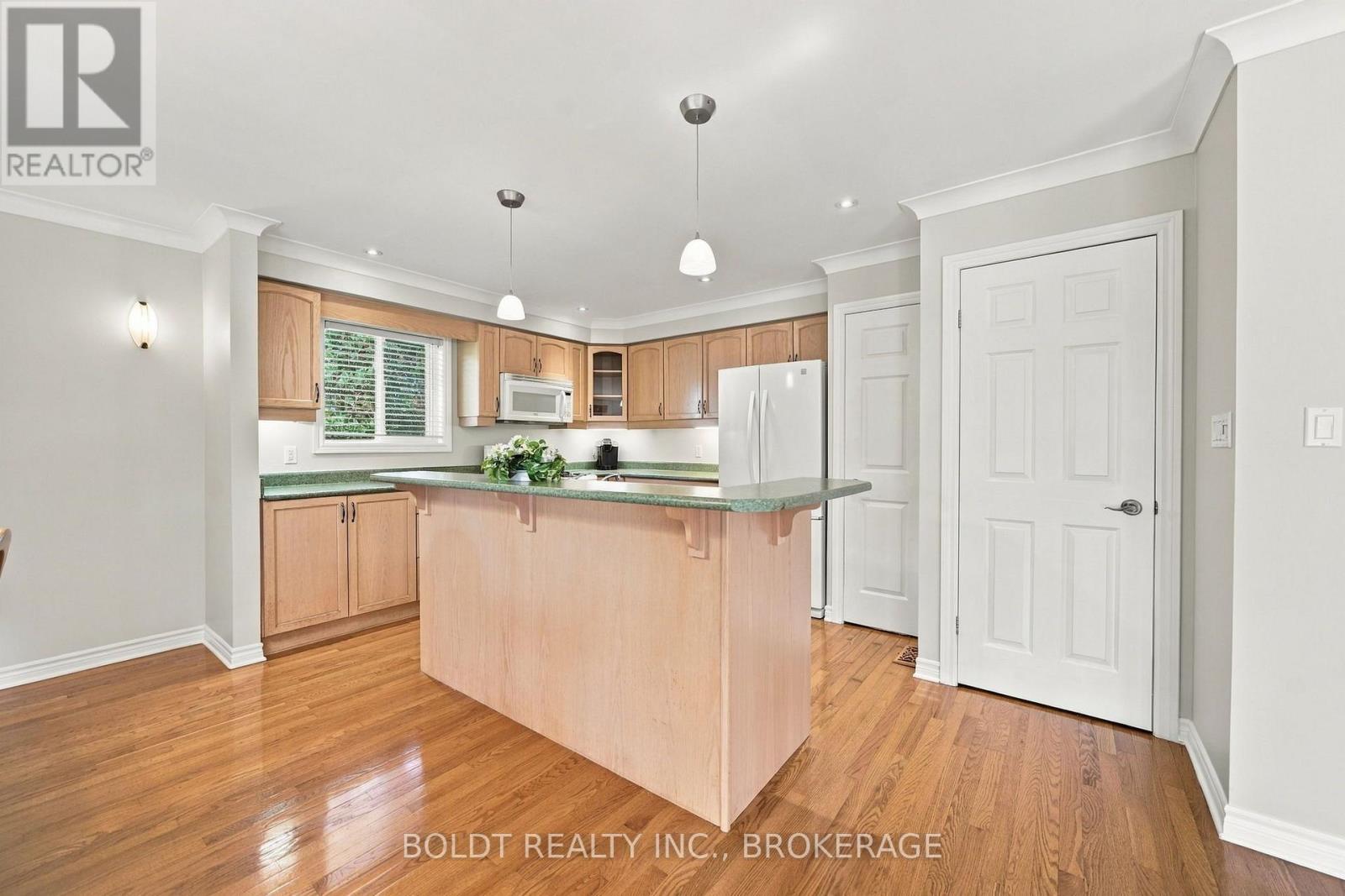 255 SULLIVAN AVENUE - Image 16