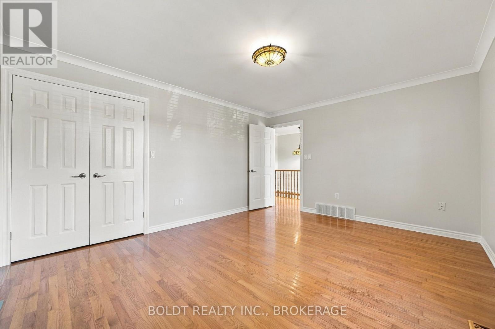 255 SULLIVAN AVENUE - Image 22