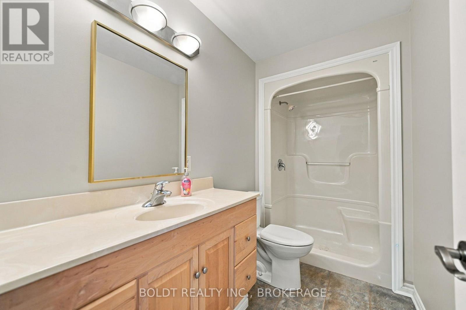 255 SULLIVAN AVENUE - Image 23