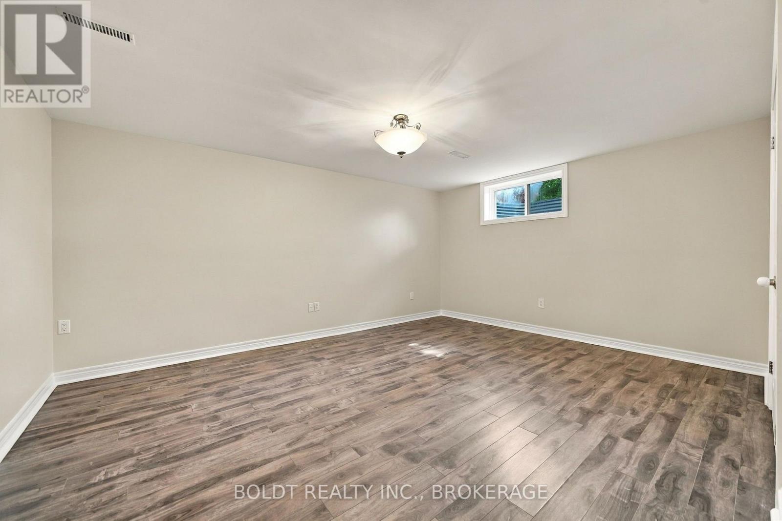 255 SULLIVAN AVENUE - Image 30