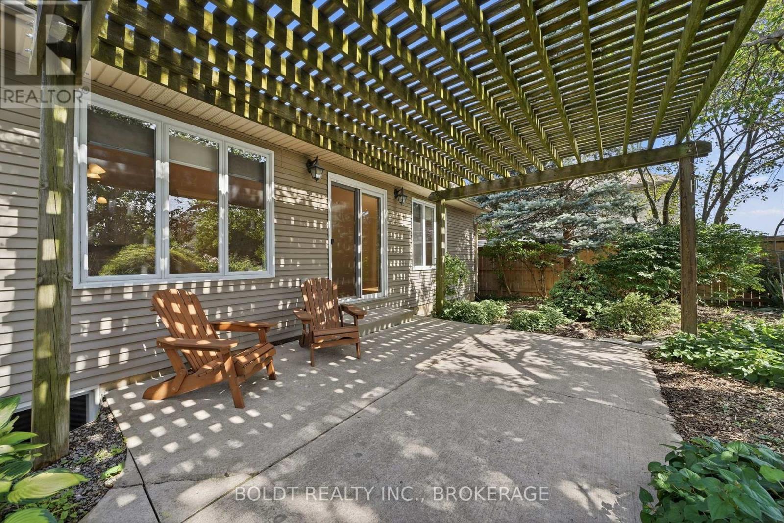 255 SULLIVAN AVENUE - Image 35
