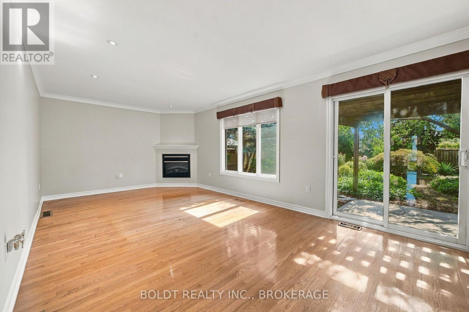 255 SULLIVAN AVENUE - Image 9