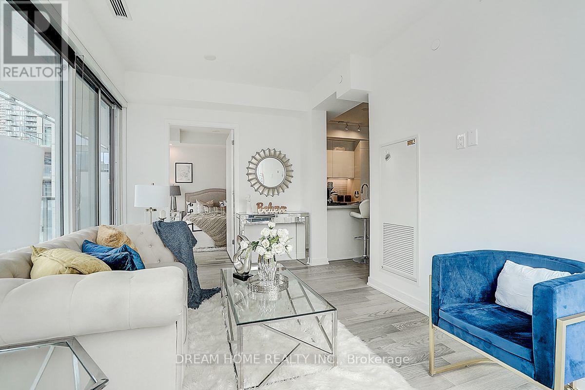 #1809 3 GLOUCESTER STREET - 23