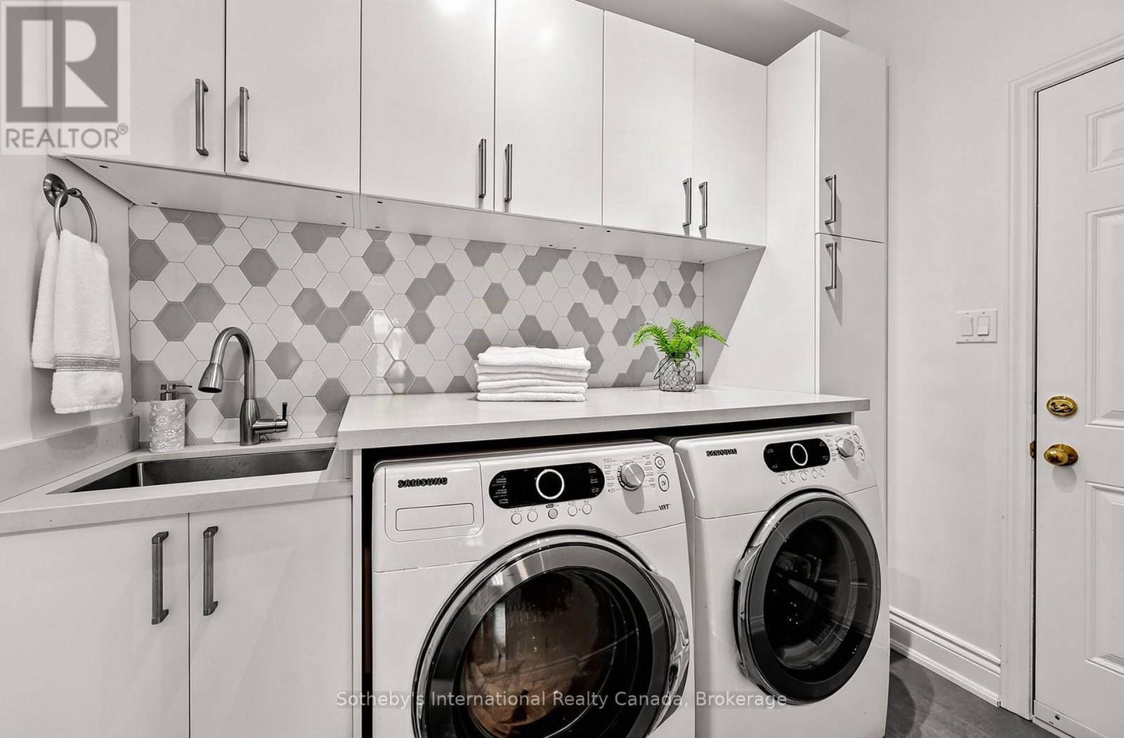 48 THOMAS DRIVE - Image 25