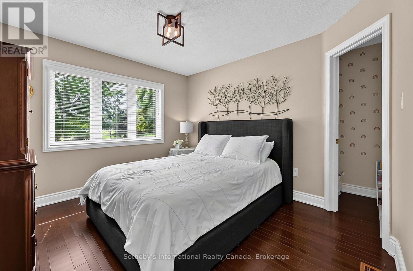 48 THOMAS DRIVE - 28