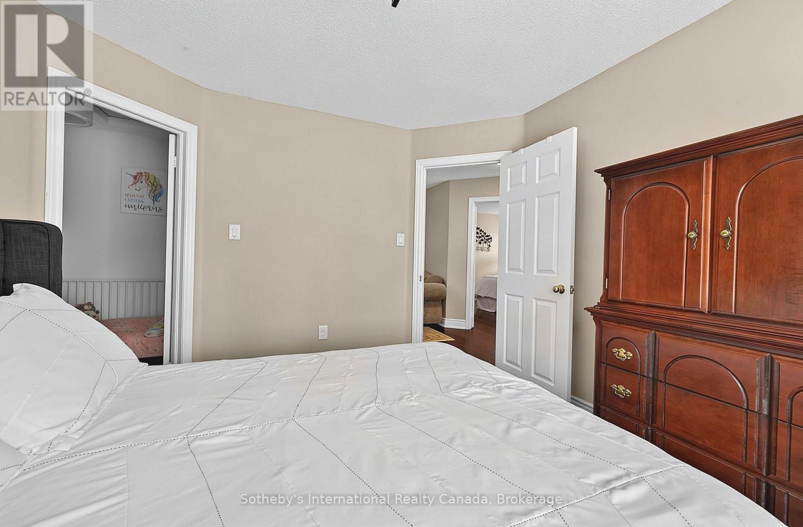 48 THOMAS DRIVE - 29