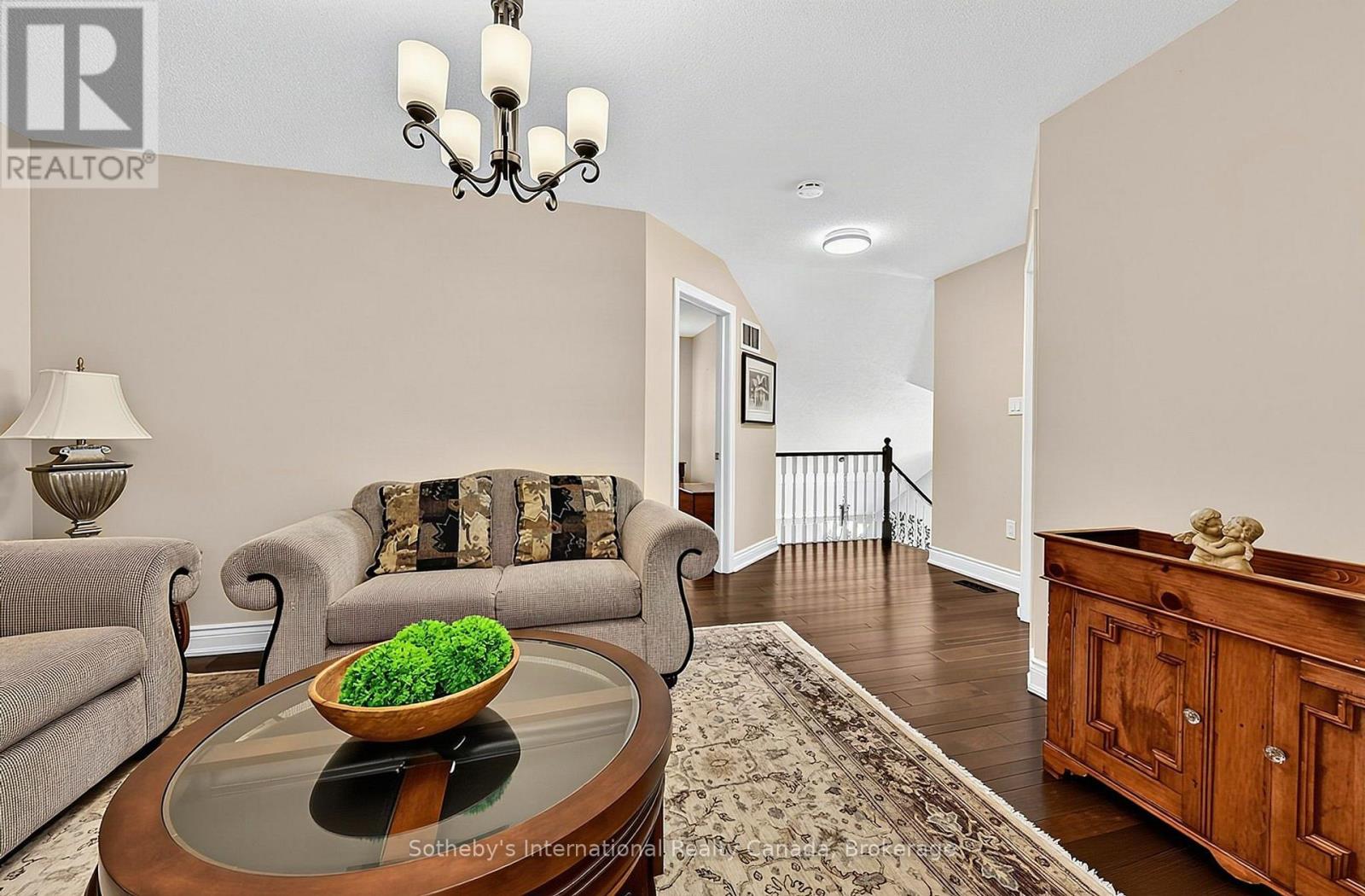 48 THOMAS DRIVE - Image 32