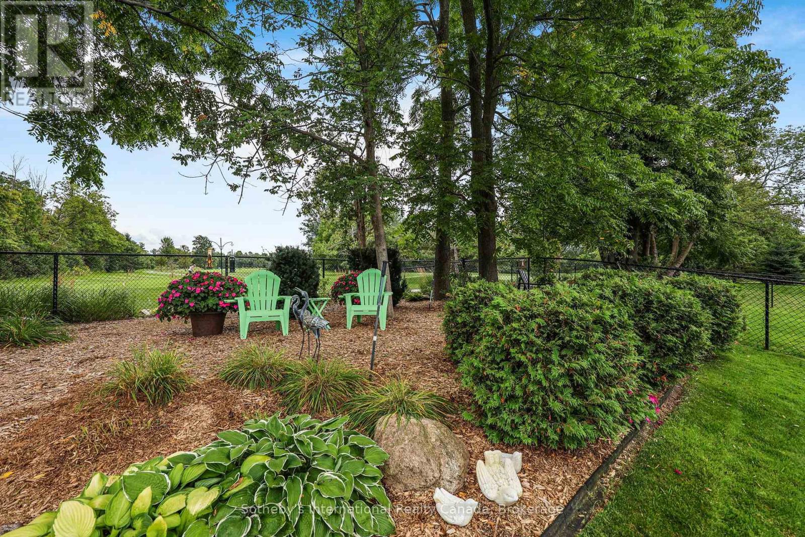 48 THOMAS DRIVE - Image 41