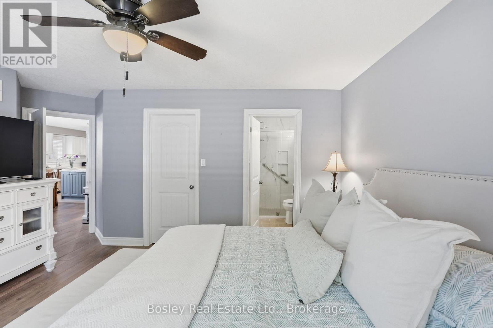 28 CLARK STREET - Image 19