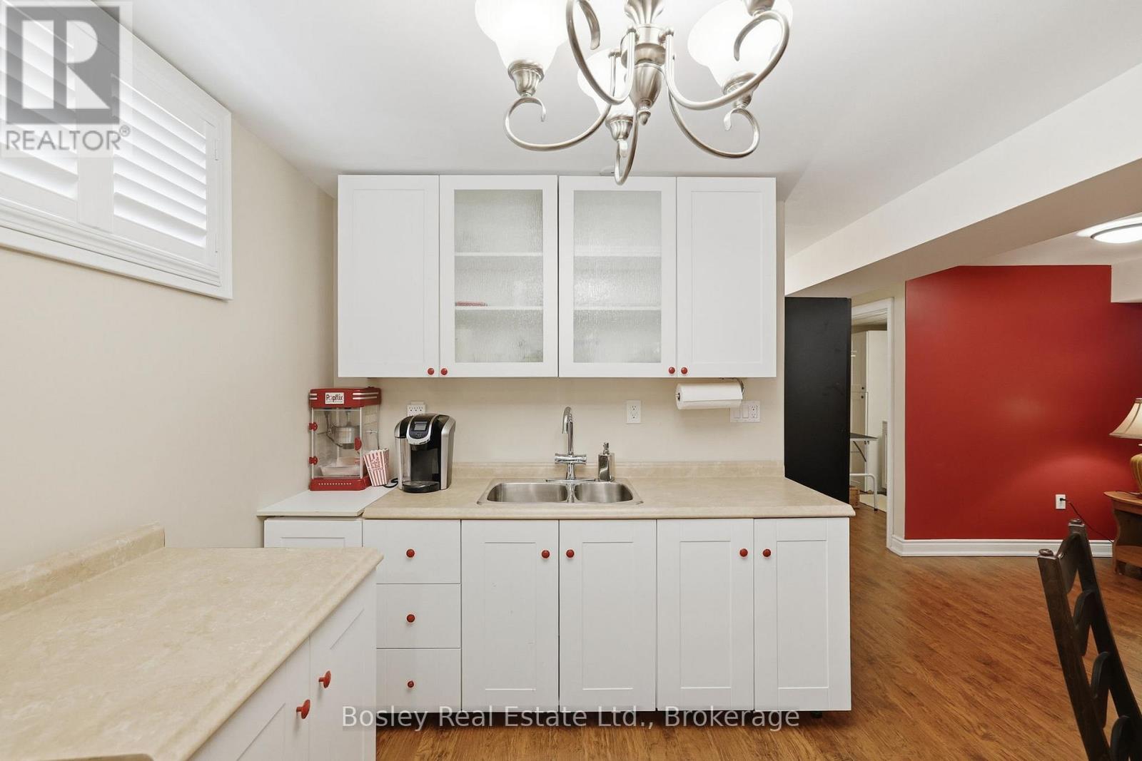 28 CLARK STREET - Image 32