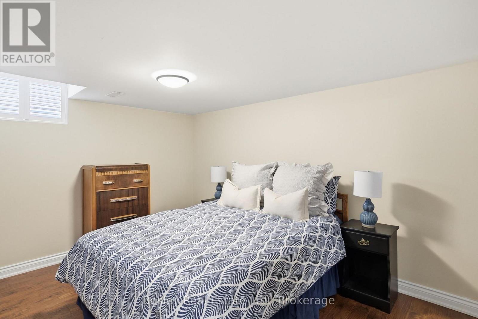 28 CLARK STREET - Image 33