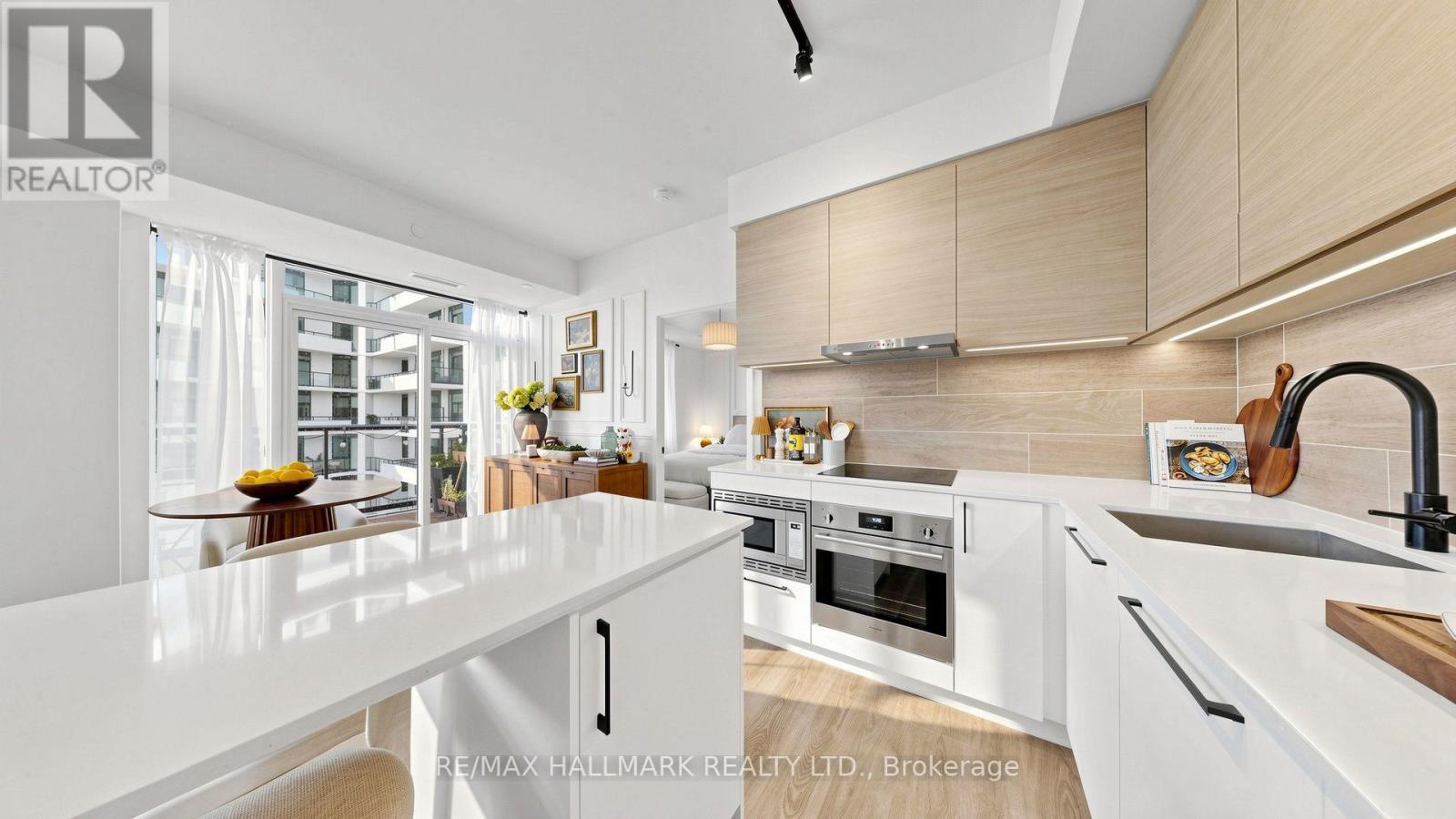#823 1050 EASTERN AVENUE - 16