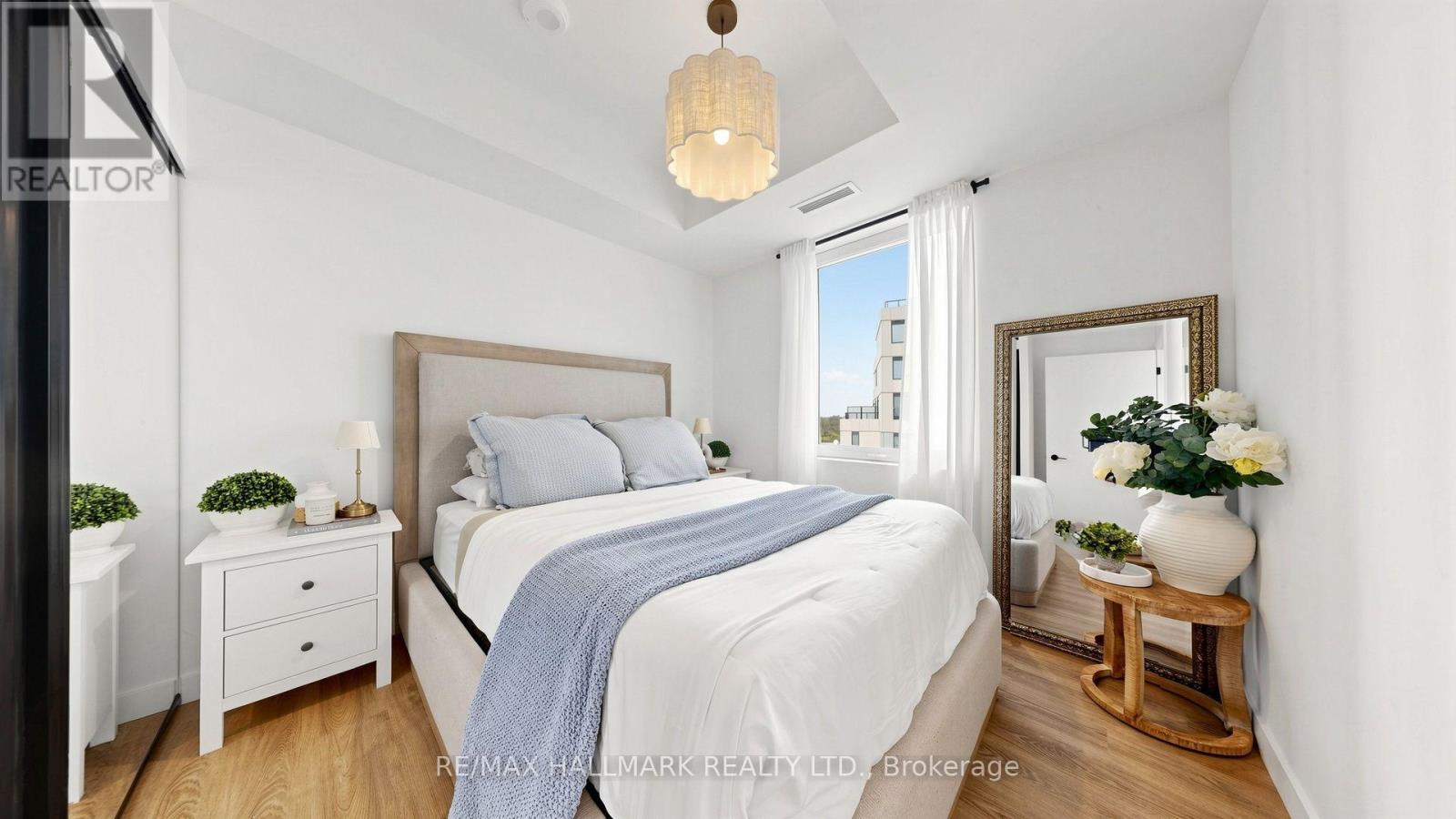 #823 1050 EASTERN AVENUE - 17