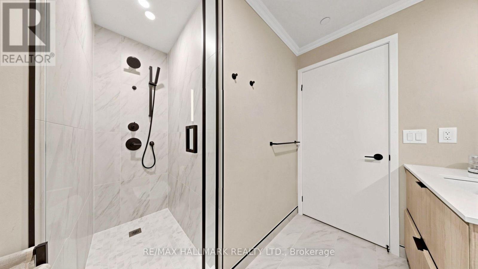 #823 1050 EASTERN AVENUE - 21