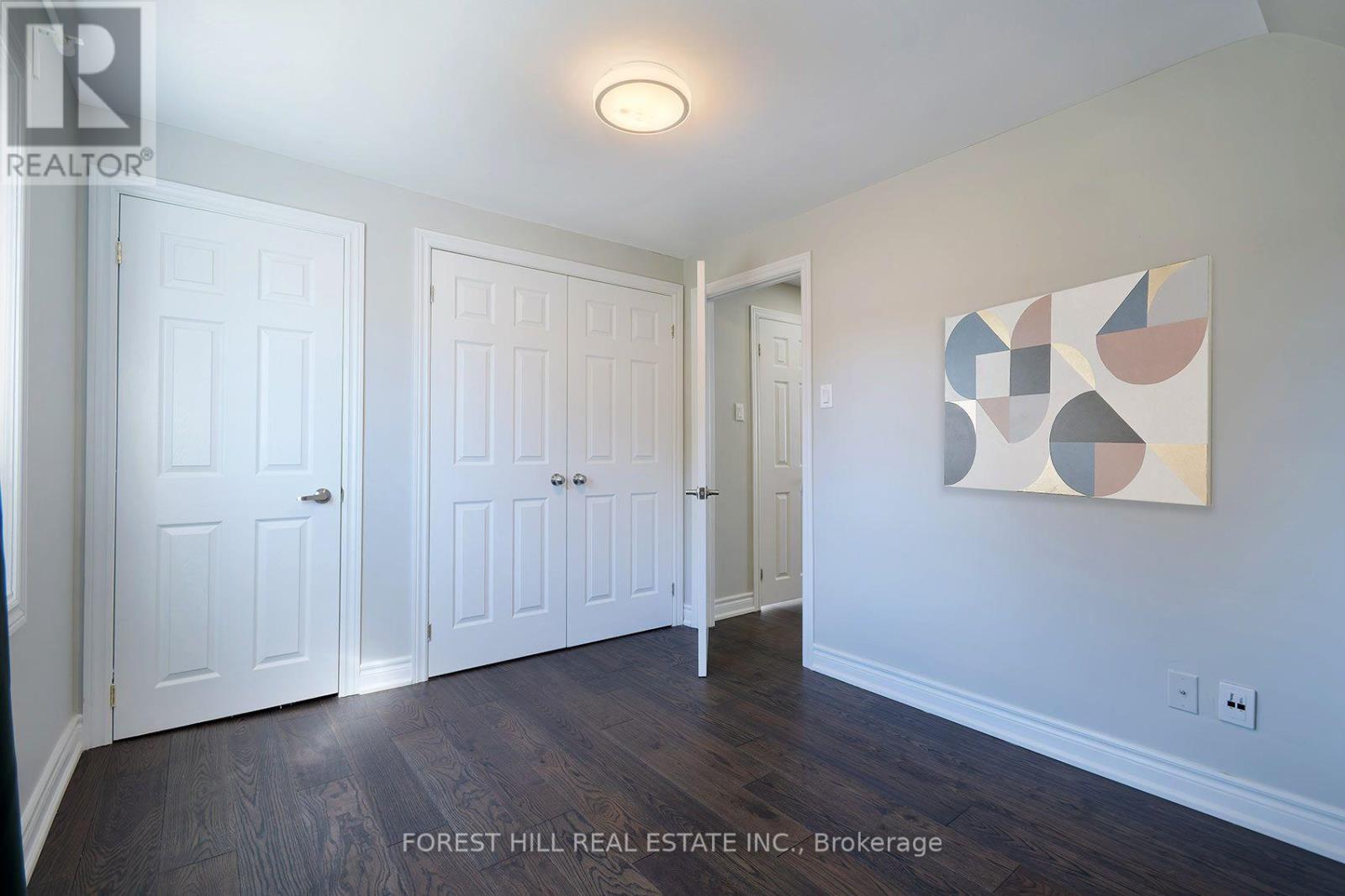 32 STAMFORD SQUARE N - 15