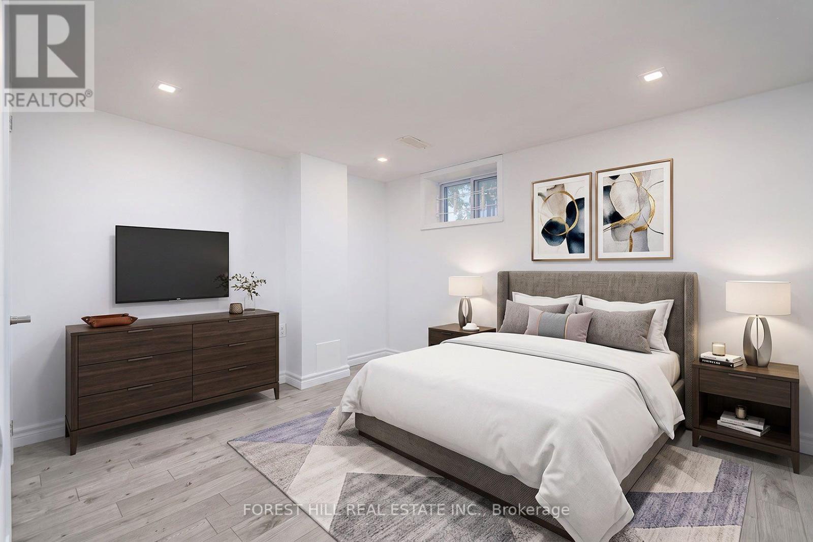 32 STAMFORD SQUARE N - 28