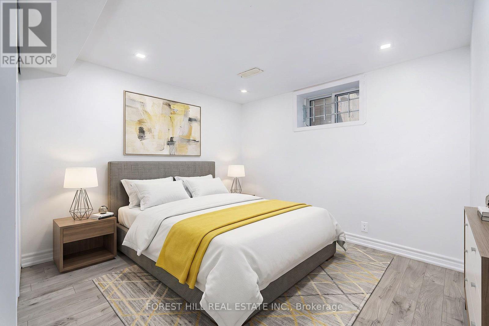 32 STAMFORD SQUARE N - 30