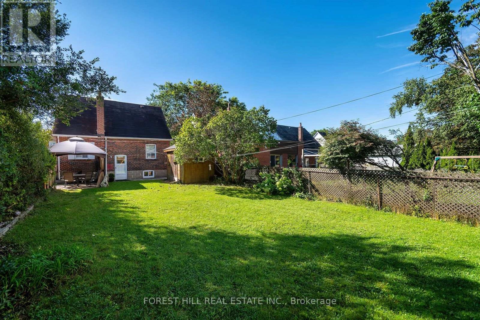 32 STAMFORD SQUARE N - Image 34