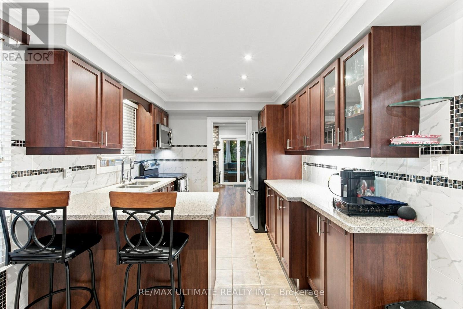 73 CLUETT DRIVE - 11