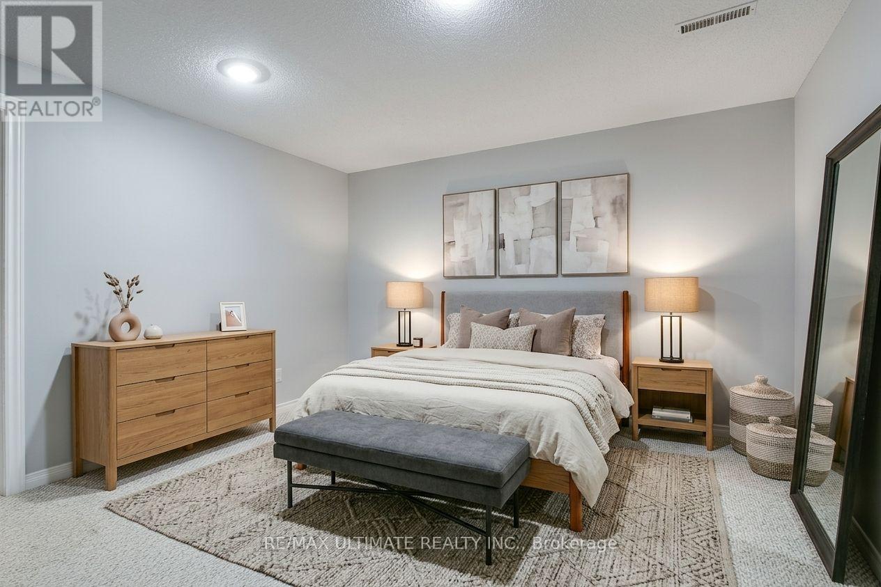 73 CLUETT DRIVE - 25