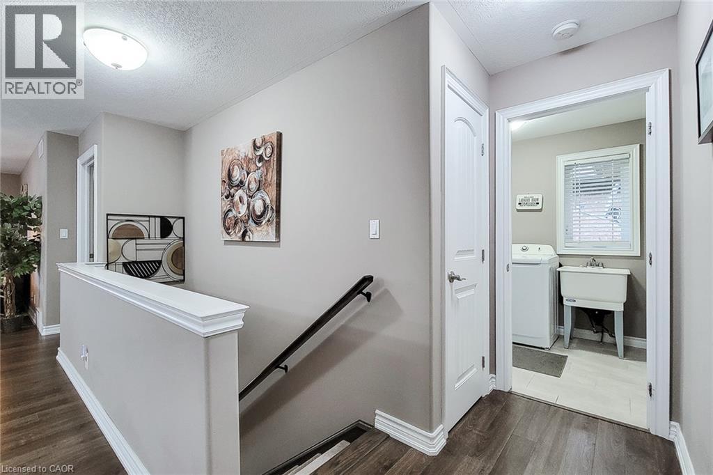 80 WILLOWDALE Crescent - 32
